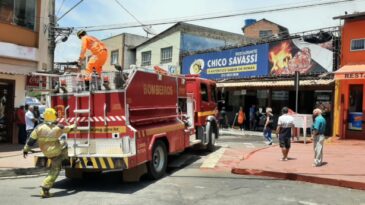 bombeiros-sao-acionados-apos-principio-de-incendio-em-restaurante