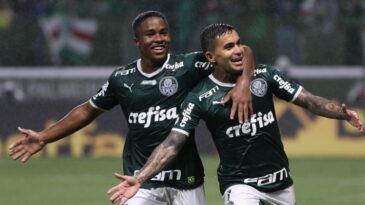 palmeiras-celebra-titulo-brasileiro-com-goleada-sobre-o-fortaleza