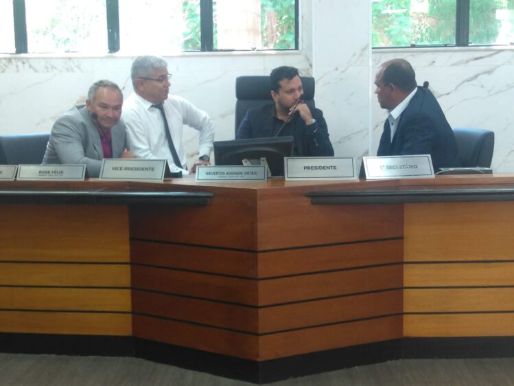 eleicao-do-novo-presidente-da-camara-e-mais-uma-vez-adiada