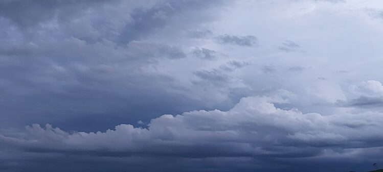 sexta-feira-28-sera-com-chuva-e-temperaturas-de-ate-28c