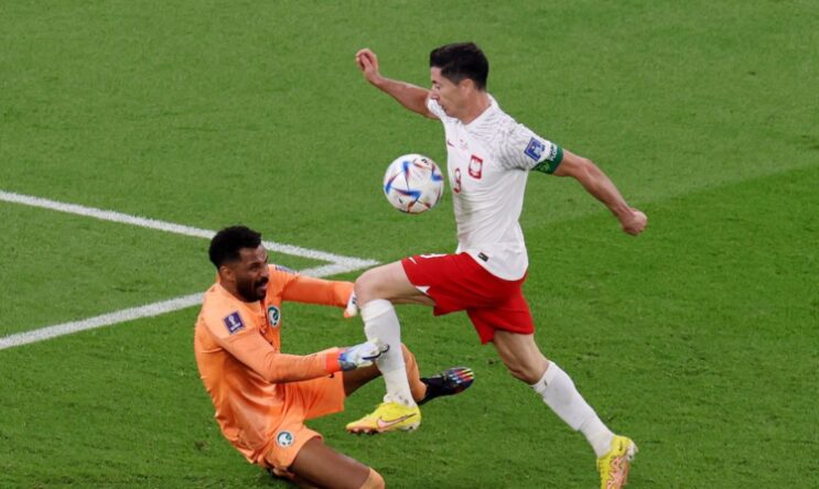 lewandowski-desencanta-e-polonia-espanta-zebra-saudita