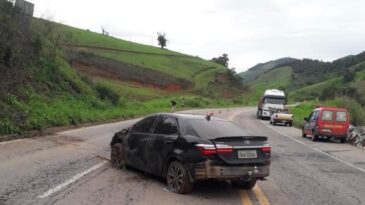 corolla-capota-e-mulheres-ficam-feridas-na-br-116