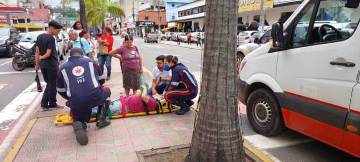 acidente-deixa-duas-pessoas-feridas-na-avenida-joao-pinheiro