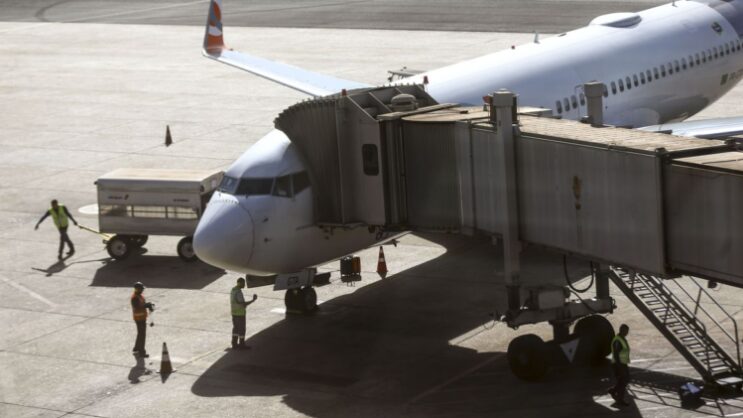aeroportos-e-rodovias-com-movimentacao-intensa-neste-sabado