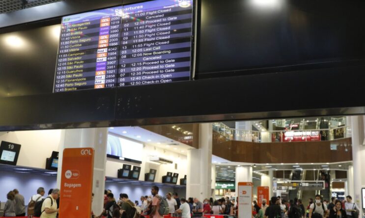 greve-dos-pilotos-provoca-atrasos-em-voos-nesta-segunda