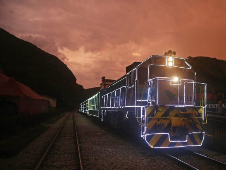 vale-promove-passeio-tematico-no-trem-de-natal-em-itabira