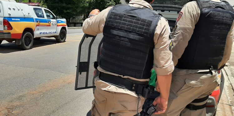 operacao-da-pm-resulta-em-apreensao-de-armas-e-drogas-em-itabira