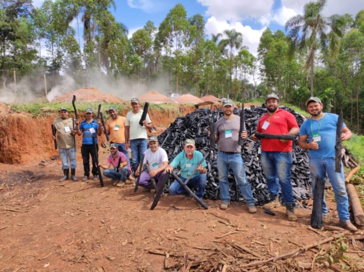 produtores-de-sao-goncalo-participam-de-curso-de-carvoaria