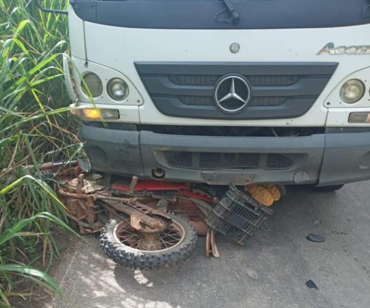 jovem-morre-apos-colisao-frontal-com-caminhao-na-mg-232