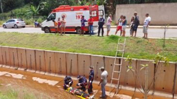 motociclista-fica-ferido-ao-ser-arremessado-dentro-de-canal