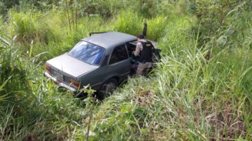 chevette-e-recuperado-apos-perseguicao-na-estrada-do-forninho