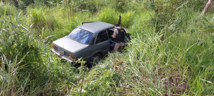 chevette-e-recuperado-apos-perseguicao-na-estrada-do-forninho