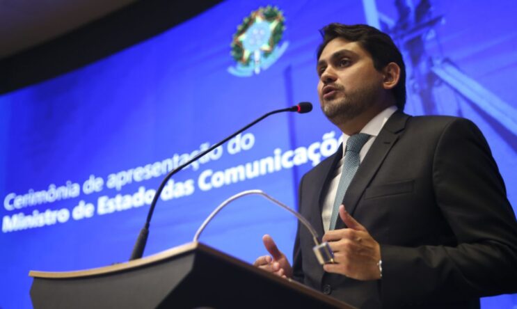 novo-ministro-das-comunicacoes-anuncia-investimentos-nos-correios