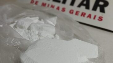 homem-e-preso-com-grande-porcao-de-cocaina-em-ferros