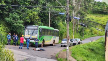 ciclista-e-socorrido-apos-colisao-frontal-com-onibus-em-itabira