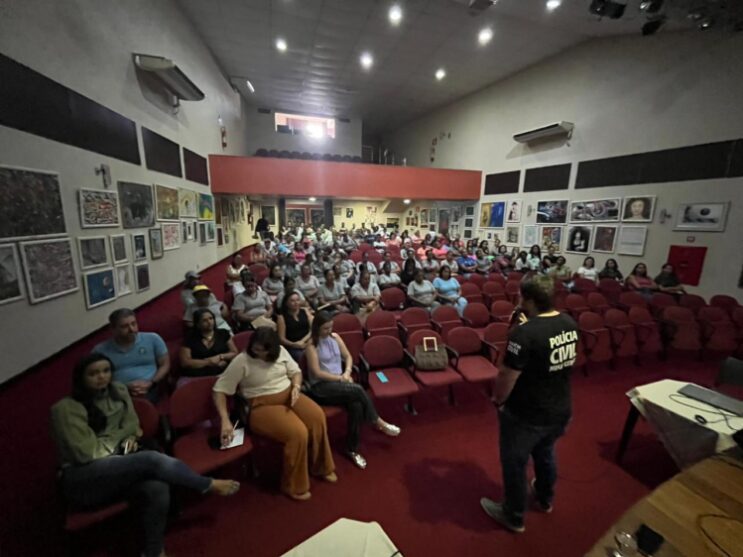 delegado-ministra-palestra-sobre-violencia-contra-a-mulher