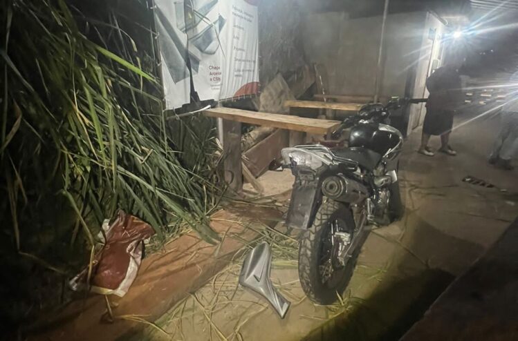 motoqueiro-tenta-fugir-da-pm-e-despenca-de-barranco-em-itabira