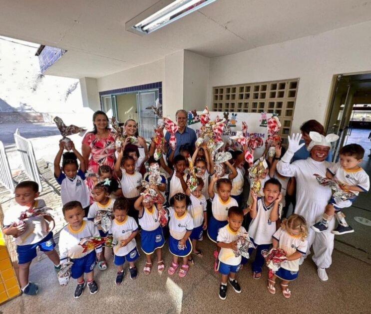 prefeitura-de-sao-goncalo-distribui-ovos-de-pascoa-a-alunos
