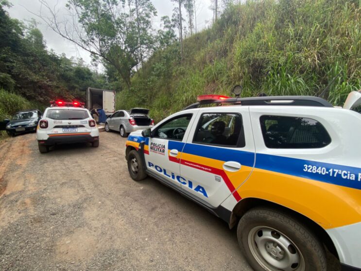 pm-recupera-caminhao-roubado-e-prende-autor-furtando-carga