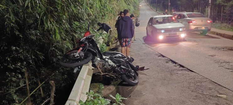 colisao-frontal-entre-motos-deixa-dois-feridos-em-itabira