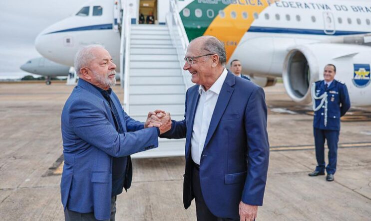 lula-embarca-para-china-e-alckmin-assume-presidencia