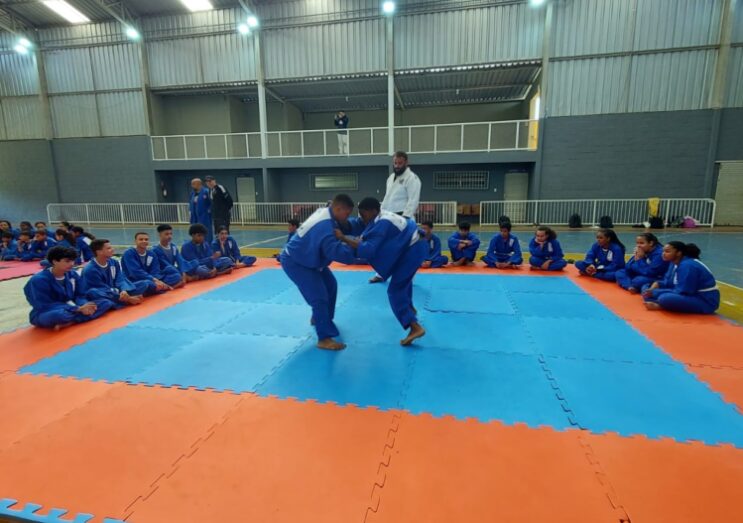 alunos-do-projeto-ajudou-participam-de-torneio-em-sao-goncalo