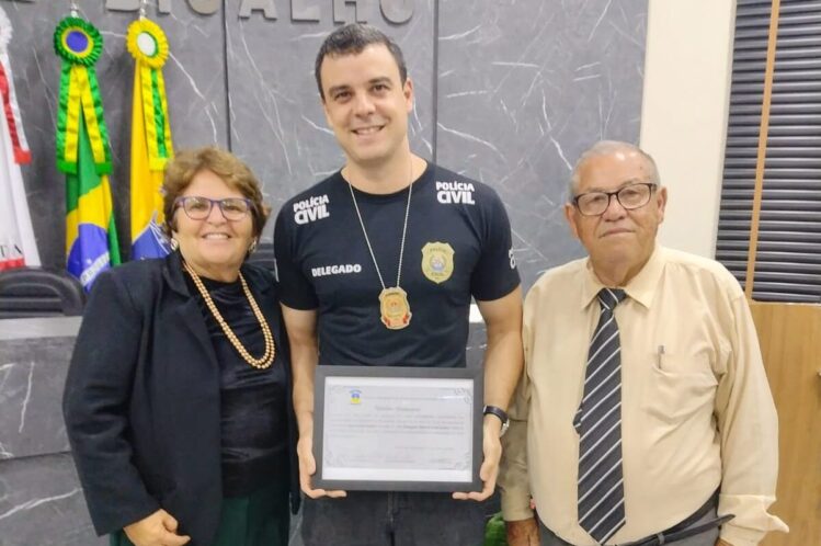 helton-cota-recebe-titulo-de-cidadao-honorario-em-bom-jesus-do-amparo