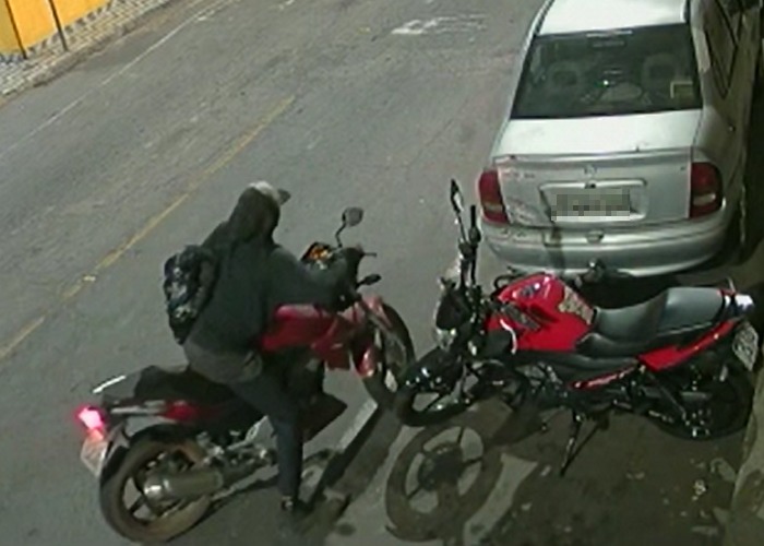 homem-e-flagrado-furtando-motocicleta-no-alto-pereira