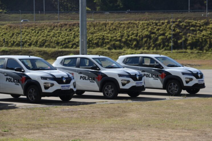 governo-de-minas-entrega-veiculos-e-ambulancias-para-a-seguranca-publica