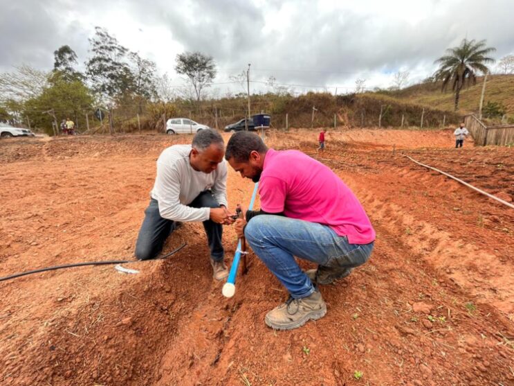 prefeitura-instala-kits-de-irrigacao-para-agricultores