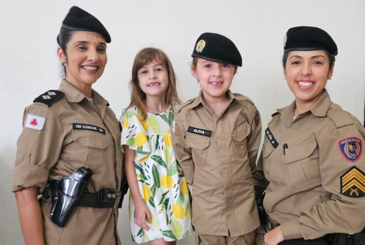 paciente-da-oncologia-pediatrica-recebe-visita-de-policiais-militares-e-realiza-sonho