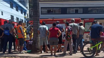 idosa-e-atropelada-por-carro-na-avenida-joao-pinheiro