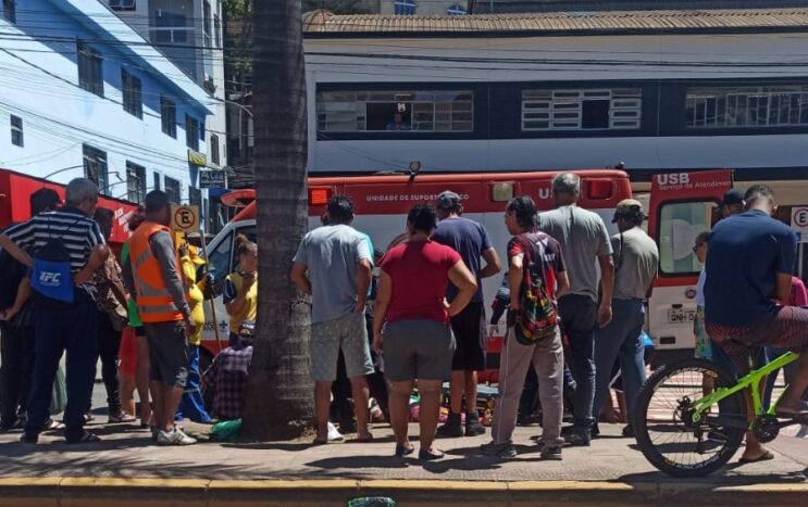 idosa-e-atropelada-por-carro-na-avenida-joao-pinheiro