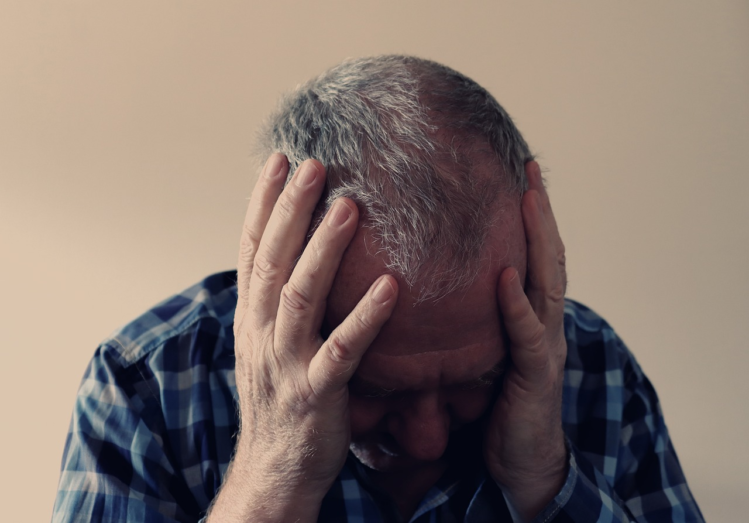 aneurisma-cerebral-dor-de-cabeca-pode-ser-sinal-da-doenca