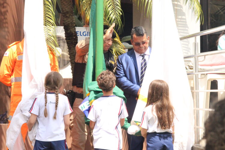camara-realiza-ato-civico-em-comemoracao-ao-dia-da-bandeira