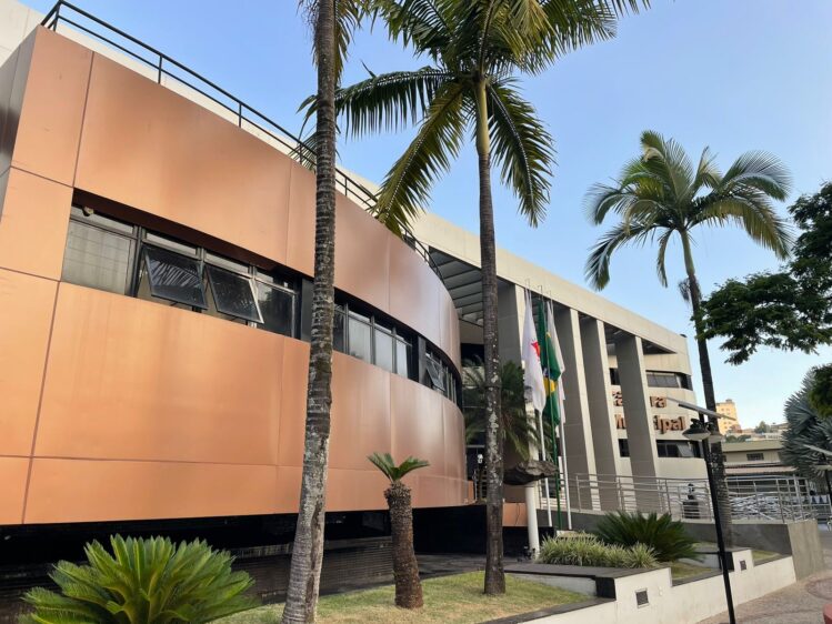 pane-eletrica-danifica-servidores-da-camara-de-itabira-e-afeta-servicos-publicos-digitais