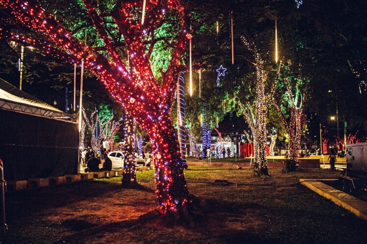 luzes-de-natal-encantam-a-populacao-de-itabira