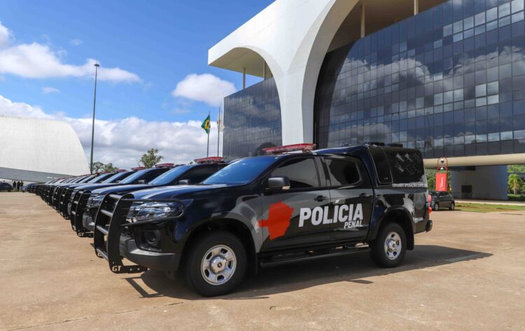 governo-de-minas-entrega-120-viaturas-para-a-policia-penal