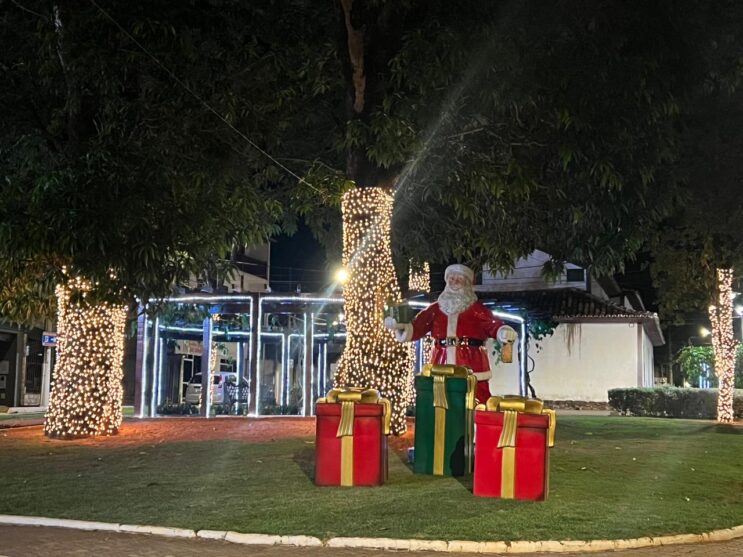 São Gonçalo acende luzes de Natal e se prepara para receber Papai Noel