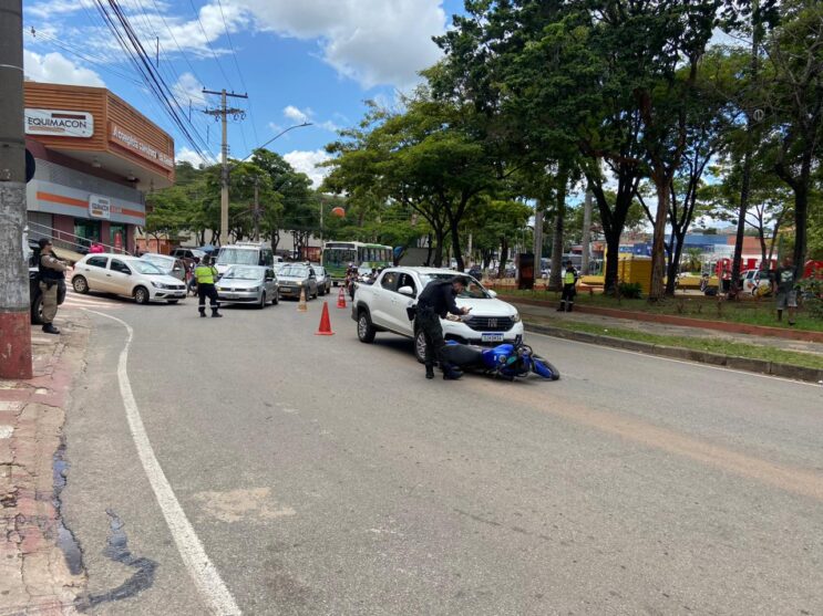 acidente-na-praca-acrisio-provoca-congestionamento-no-centro