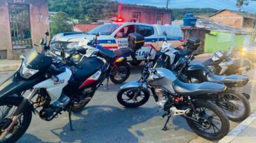 apos-desafiar-autoridades-pm-apreende-motocicletas-em-santa-barbara