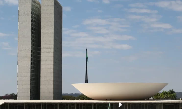 camara-aprova-auxilio-para-alunos-de-baixa-renda-do-ensino-medio