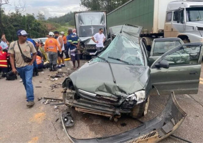 pai-morre-e-criancas-ficam-feridas-em-acidente-na-br-381
