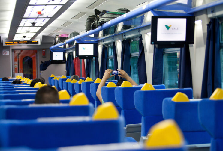 trem-de-passageiros-exibe-filmes-produzidos-por-moradores-vizinhos-a-ferrovia