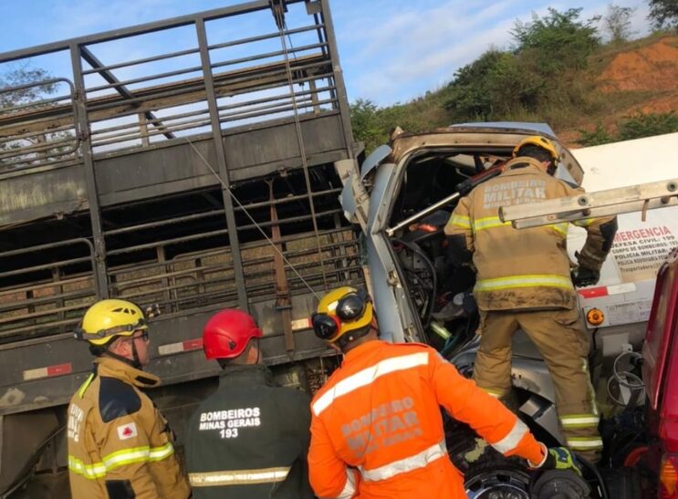 engavetamento-provoca-morte-na-br-262-em-rio-casca