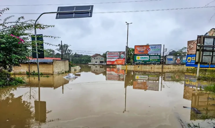 chuvas-em-santa-catarina-obrigam-925-pessoas-a-abandonar-casas