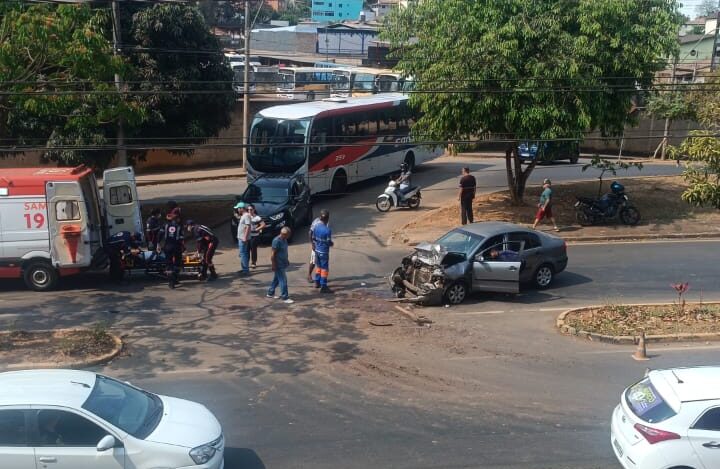 colisao-entre-carro-e-caminhao-deixa-idoso-ferido-em-itabira