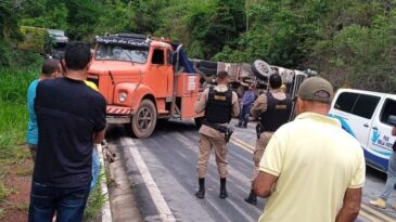 motorista-morre-em-acidente-com-carreta-na-estrada-de-nova-era