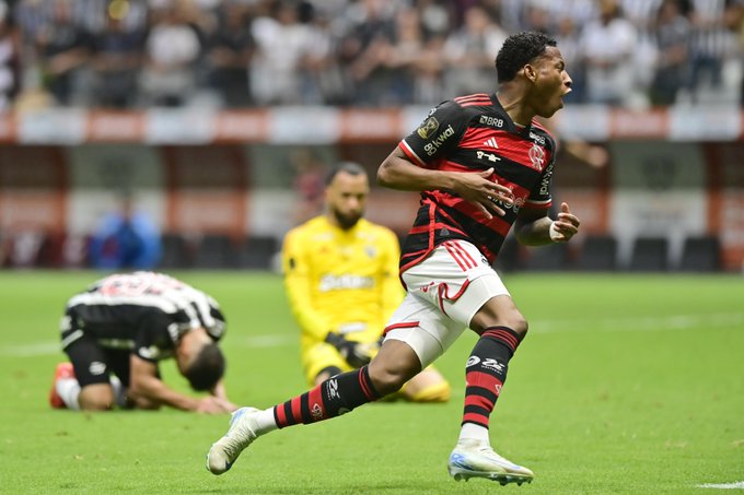 flamengo-vence-atletico-mg-na-arena-mrv-e-fica-com-titulo