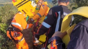 homem-morre-apos-saltar-de-paraglider-do-pico-do-gaviao